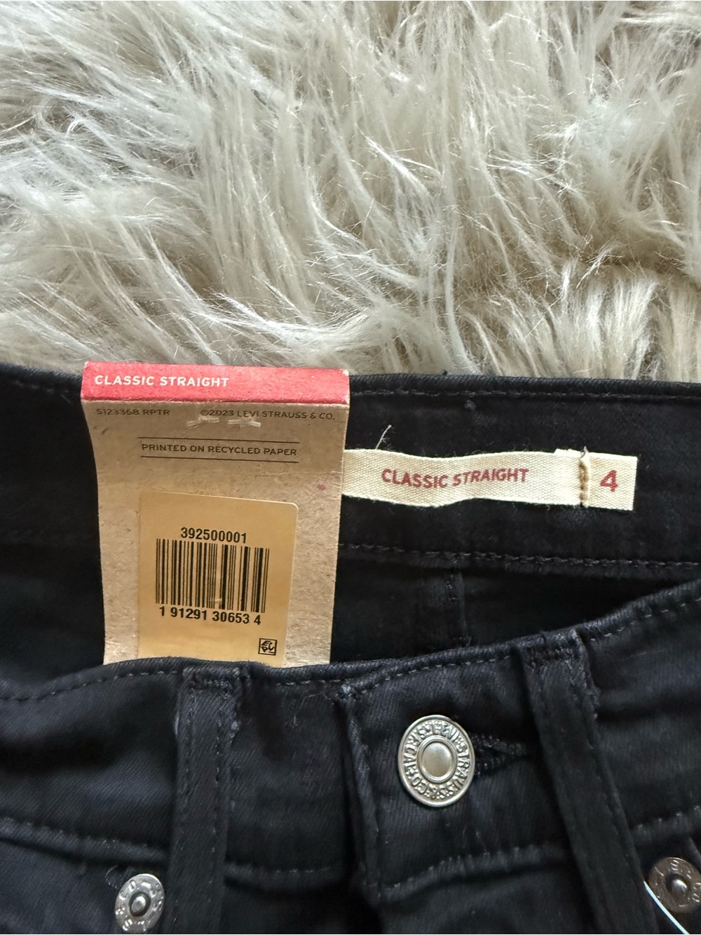 NWT Levi's Black Classic Straight-Leg Jeans - Picture 4 of 11